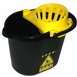 Bucket with mop press 15L